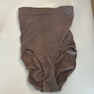 Skims shape wear seamless sculpt high waisted brief, L/XL